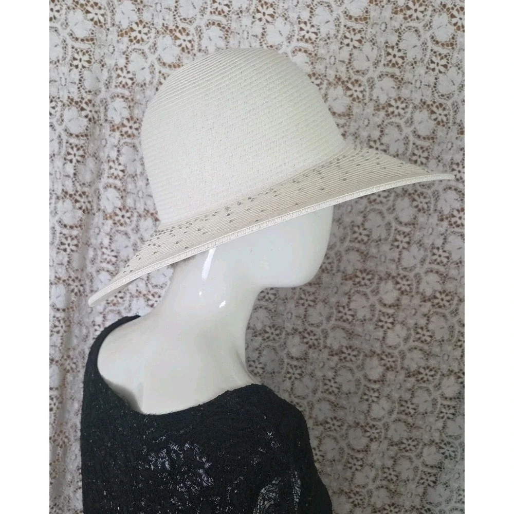 Scala Pronto Wide Brim Hat White Silver‎ Rhinestone OS Beach Vacation Resort